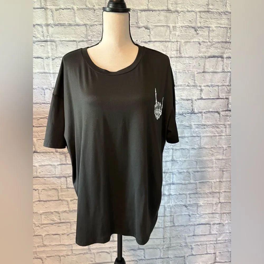 SHEIN Black Short Sleeve Tee
